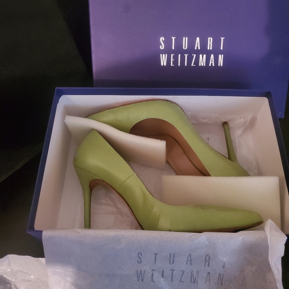 Stuart Weitzman - Picture 5 of 6